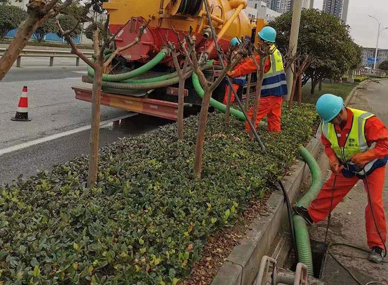 高石碑镇市政管道清淤